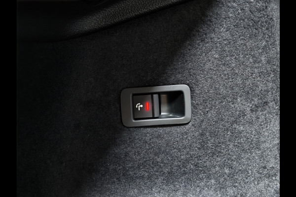 Audi Q3 Sportback 35 TFSI 3x S Line Pano | Keyless | Trekhaak | Matrix | Camera | Leder