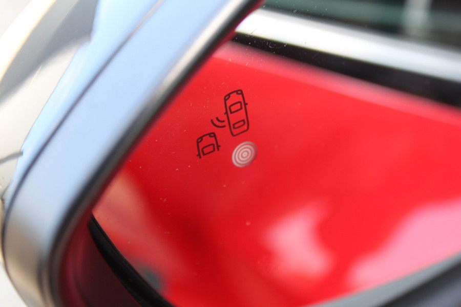 Peugeot e-208 EV GT Première 1 fase 50 kWh ELEKTRISCH ! Zeer nette en goed onderhouden wagen ! Autm.airco, dodehoek assistent, cruise control, metallic lak, LM wielen, navigatie, telefoon voorb., USB, digitaal dashb., LED verl. etc