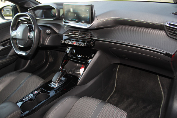 Peugeot e-208 EV GT Première 1 fase 50 kWh ELEKTRISCH ! Zeer nette en goed onderhouden wagen ! Autm.airco, dodehoek assistent, cruise control, metallic lak, LM wielen, navigatie, telefoon voorb., USB, digitaal dashb., LED verl. etc