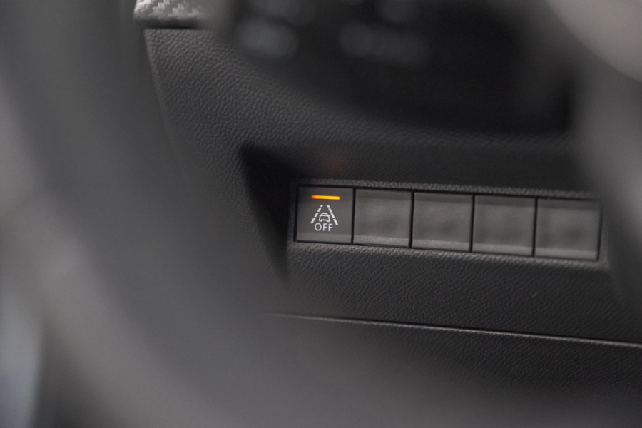 Peugeot 208 PureTech 130 EAT8 GT | Glazen Panoramadak | Camera | Navigatie