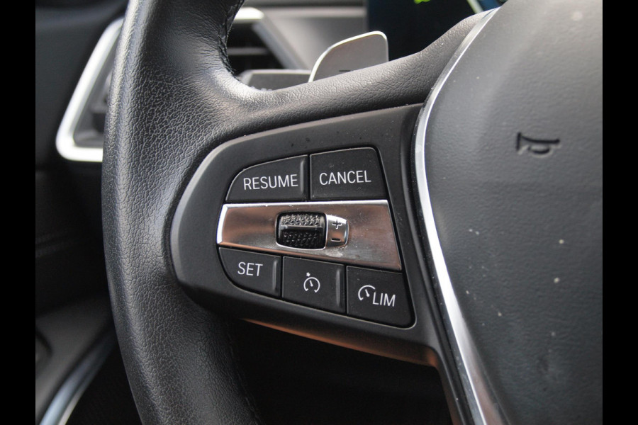 BMW 3 Serie Touring 320e | Camera | Trekhaak | Sfeerverlichting | Stoelmemory | Cruise Control |