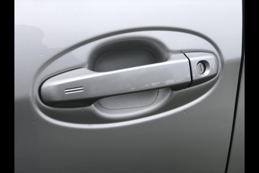 Toyota Yaris 1.5 Hybrid Executive | Trekhaak, Navigatie, Panoramadak, Leer/Alcantara, Armsteun, 16inch, Keyless, Meest Luxe!
