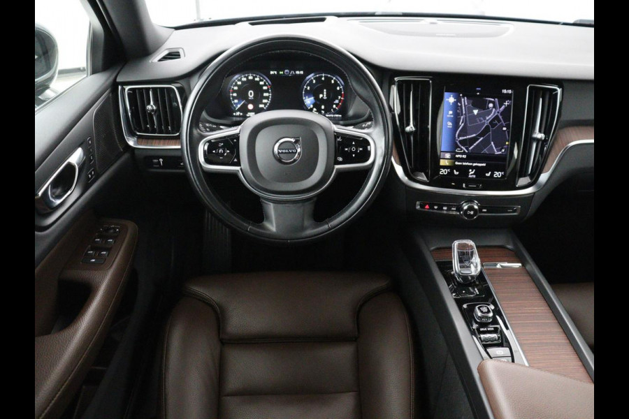 Volvo V60 2.0 B4 Inscription | Panoramadak | Trekhaak | Head-up | Harman/Kardon | Adaptive cuise | Carplay | Stuur/stoelverwarming | 360 camera | Climate control | Leder