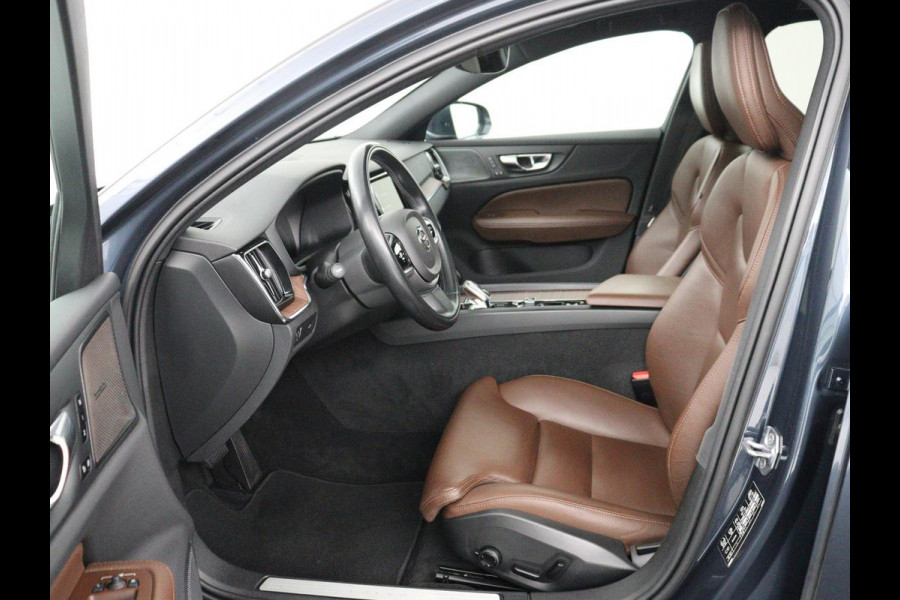 Volvo V60 2.0 B4 Inscription | Panoramadak | Trekhaak | Head-up | Harman/Kardon | Adaptive cuise | Carplay | Stuur/stoelverwarming | 360 camera | Climate control | Leder