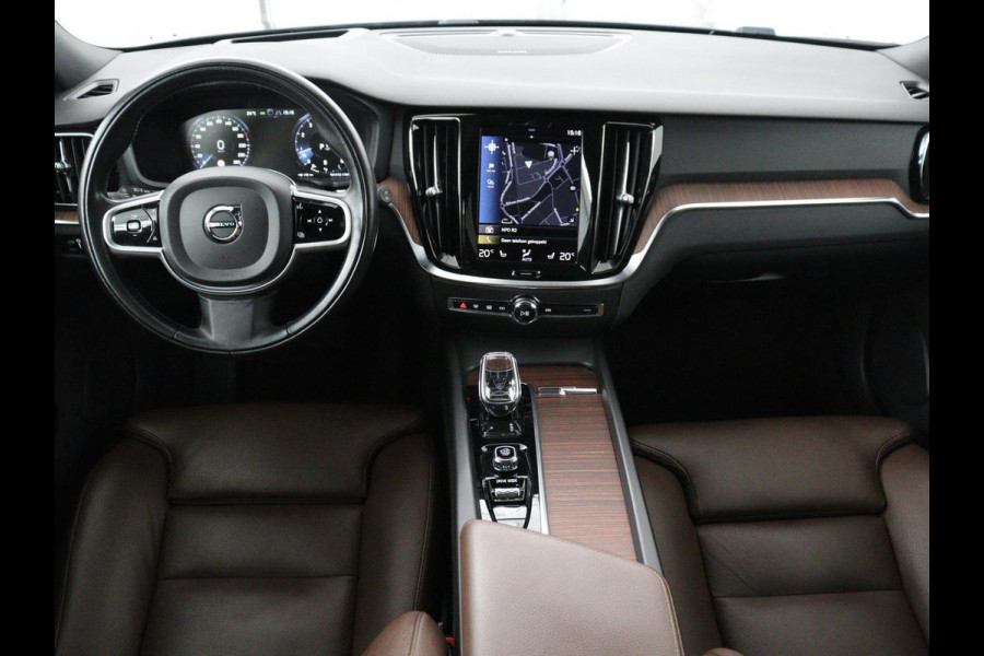Volvo V60 2.0 B4 Inscription | Panoramadak | Trekhaak | Head-up | Harman/Kardon | Adaptive cuise | Carplay | Stuur/stoelverwarming | 360 camera | Climate control | Leder