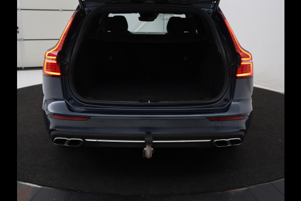 Volvo V60 2.0 B4 Inscription | Panoramadak | Trekhaak | Head-up | Harman/Kardon | Adaptive cuise | Carplay | Stuur/stoelverwarming | 360 camera | Climate control | Leder