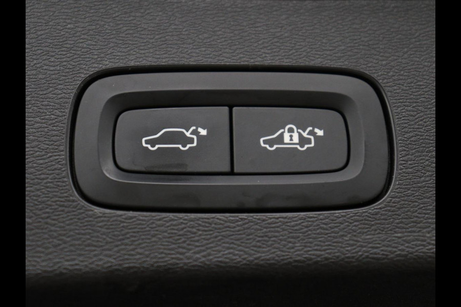 Volvo V60 2.0 B4 Inscription | Panoramadak | Trekhaak | Head-up | Harman/Kardon | Adaptive cuise | Carplay | Stuur/stoelverwarming | 360 camera | Climate control | Leder