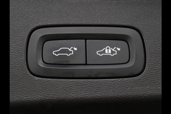 Volvo V60 2.0 B4 Inscription | Panoramadak | Trekhaak | Head-up | Harman/Kardon | Adaptive cuise | Carplay | Stuur/stoelverwarming | 360 camera | Climate control | Leder