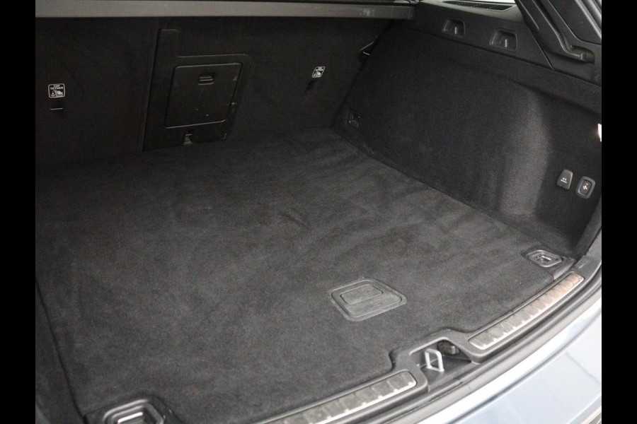 Volvo V60 2.0 B4 Inscription | Panoramadak | Trekhaak | Head-up | Harman/Kardon | Adaptive cuise | Carplay | Stuur/stoelverwarming | 360 camera | Climate control | Leder