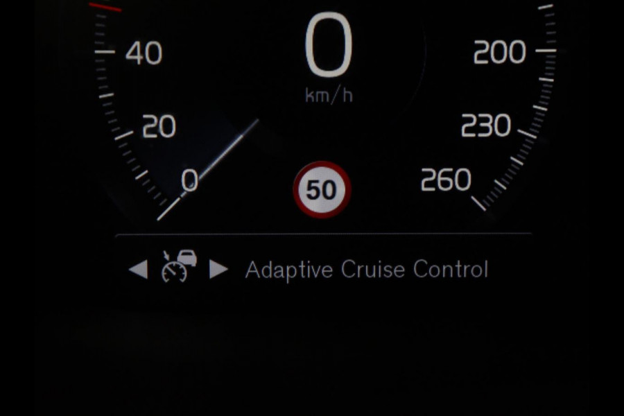 Volvo V60 2.0 B4 Inscription | Panoramadak | Trekhaak | Head-up | Harman/Kardon | Adaptive cuise | Carplay | Stuur/stoelverwarming | 360 camera | Climate control | Leder