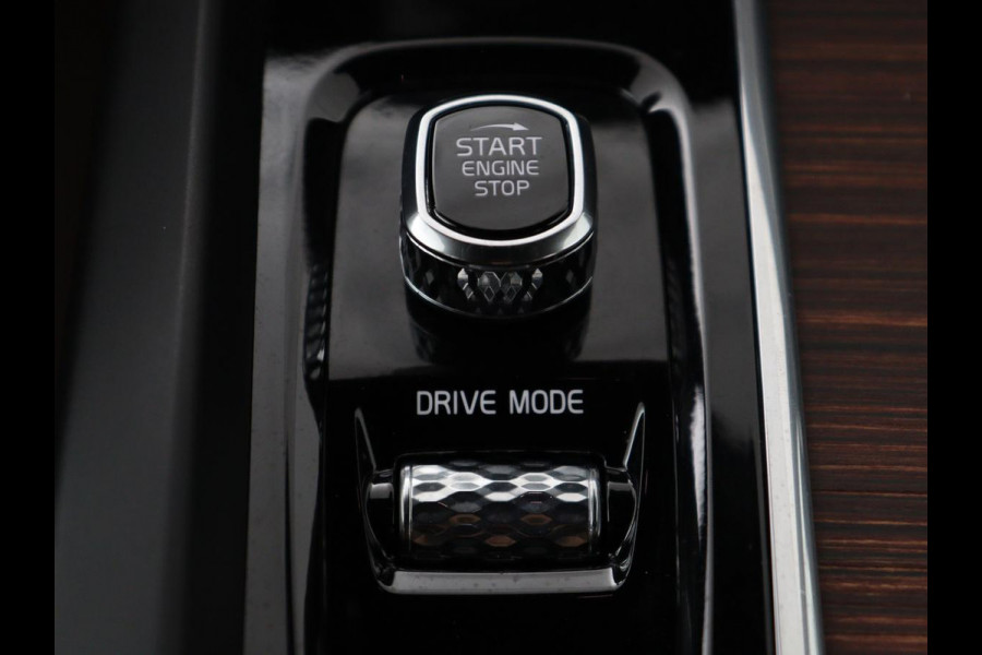 Volvo V60 2.0 B4 Inscription | Panoramadak | Trekhaak | Head-up | Harman/Kardon | Adaptive cuise | Carplay | Stuur/stoelverwarming | 360 camera | Climate control | Leder