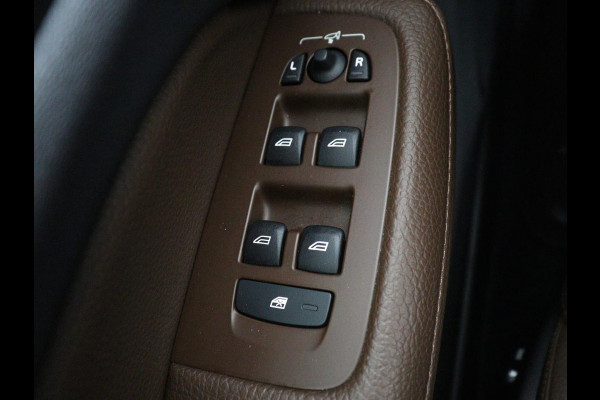 Volvo V60 2.0 B4 Inscription | Panoramadak | Trekhaak | Head-up | Harman/Kardon | Adaptive cuise | Carplay | Stuur/stoelverwarming | 360 camera | Climate control | Leder