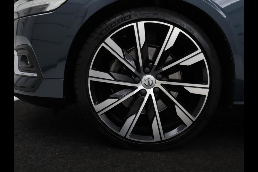 Volvo V60 2.0 B4 Inscription | Panoramadak | Trekhaak | Head-up | Harman/Kardon | Adaptive cuise | Carplay | Stuur/stoelverwarming | 360 camera | Climate control | Leder
