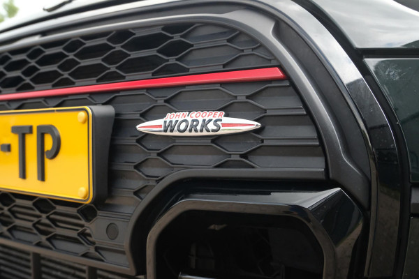 MINI 3-deurs 2.0 John Cooper Works Essential 231 PK | BTW |  Harman kardon | Leder | Panoramadak | Stuur & Stoelverwarming | Head-Up | Parkeersensoren | Full Options.