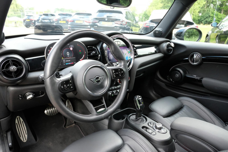 MINI 3-deurs 2.0 John Cooper Works Essential 231 PK | BTW |  Harman kardon | Leder | Panoramadak | Stuur & Stoelverwarming | Head-Up | Parkeersensoren | Full Options.