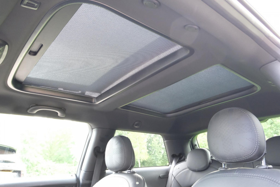 MINI 3-deurs 2.0 John Cooper Works Essential 231 PK | BTW |  Harman kardon | Leder | Panoramadak | Stuur & Stoelverwarming | Head-Up | Parkeersensoren | Full Options.