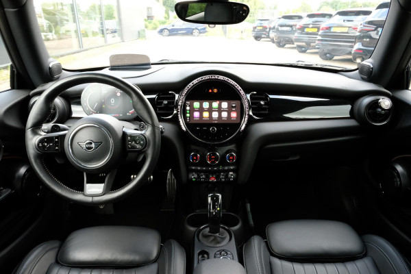 MINI 3-deurs 2.0 John Cooper Works Essential 231 PK | BTW |  Harman kardon | Leder | Panoramadak | Stuur & Stoelverwarming | Head-Up | Parkeersensoren | Full Options.
