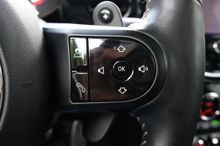MINI 3-deurs 2.0 John Cooper Works Essential 231 PK | BTW |  Harman kardon | Leder | Panoramadak | Stuur & Stoelverwarming | Head-Up | Parkeersensoren | Full Options.