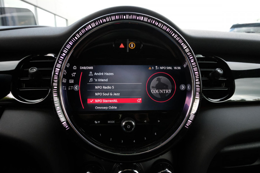 MINI 3-deurs 2.0 John Cooper Works Essential 231 PK | BTW |  Harman kardon | Leder | Panoramadak | Stuur & Stoelverwarming | Head-Up | Parkeersensoren | Full Options.