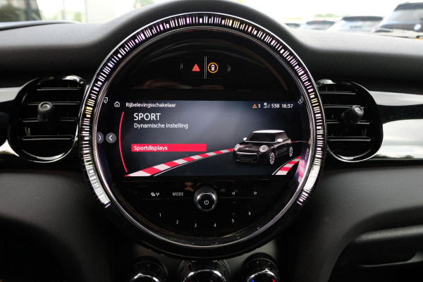 MINI 3-deurs 2.0 John Cooper Works Essential 231 PK | BTW |  Harman kardon | Leder | Panoramadak | Stuur & Stoelverwarming | Head-Up | Parkeersensoren | Full Options.