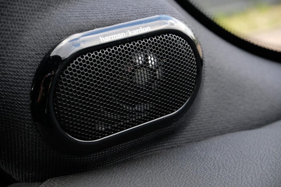 MINI 3-deurs 2.0 John Cooper Works Essential 231 PK | BTW |  Harman kardon | Leder | Panoramadak | Stuur & Stoelverwarming | Head-Up | Parkeersensoren | Full Options.