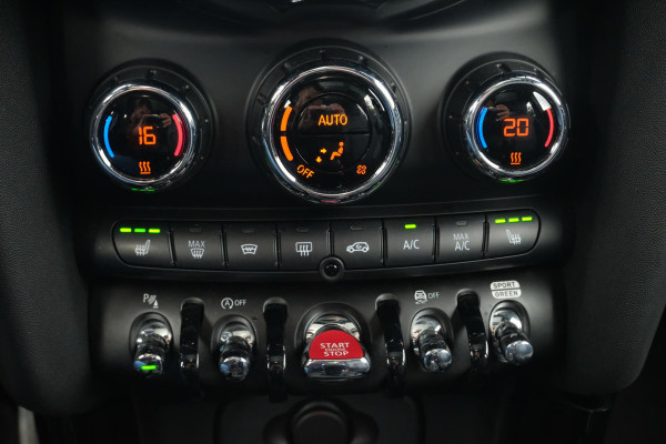 MINI 3-deurs 2.0 John Cooper Works Essential 231 PK | BTW |  Harman kardon | Leder | Panoramadak | Stuur & Stoelverwarming | Head-Up | Parkeersensoren | Full Options.