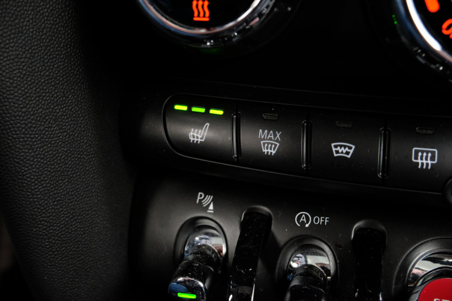 MINI 3-deurs 2.0 John Cooper Works Essential 231 PK | BTW |  Harman kardon | Leder | Panoramadak | Stuur & Stoelverwarming | Head-Up | Parkeersensoren | Full Options.