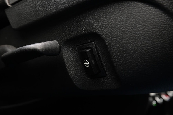 MINI 3-deurs 2.0 John Cooper Works Essential 231 PK | BTW |  Harman kardon | Leder | Panoramadak | Stuur & Stoelverwarming | Head-Up | Parkeersensoren | Full Options.