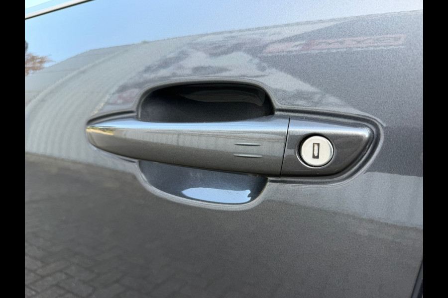 Citroën C5 Aircross 1.6 Plug-in Hybrid 225 Business 225 Pk | Navigatie | Clima | Cruise | Camera | Side asist | Key-Less | 18".