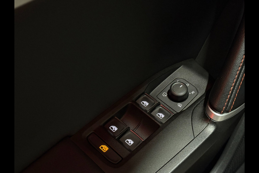 Seat Leon E-HYBRID FR 204 PK | Leder | ACC |Camera| Memory | Stoel- & Stuurverw|Climate