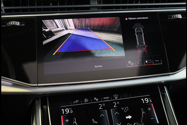 Audi Q8 60 TFSI e Quattro RSQ8 Look / Luchtvering / Acc / Lane Assist / Head Up / Camera / B & O / Memory / Open Pano / Matrix