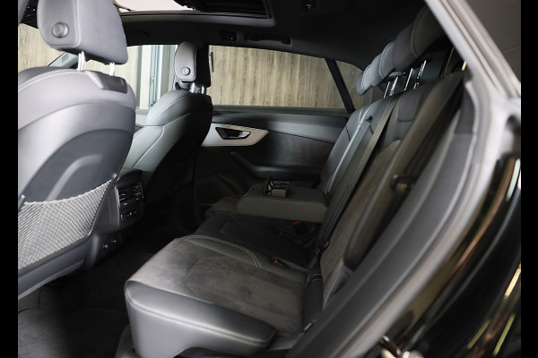 Audi Q8 60 TFSI e Quattro RSQ8 Look / Luchtvering / Acc / Lane Assist / Head Up / Camera / B & O / Memory / Open Pano / Matrix