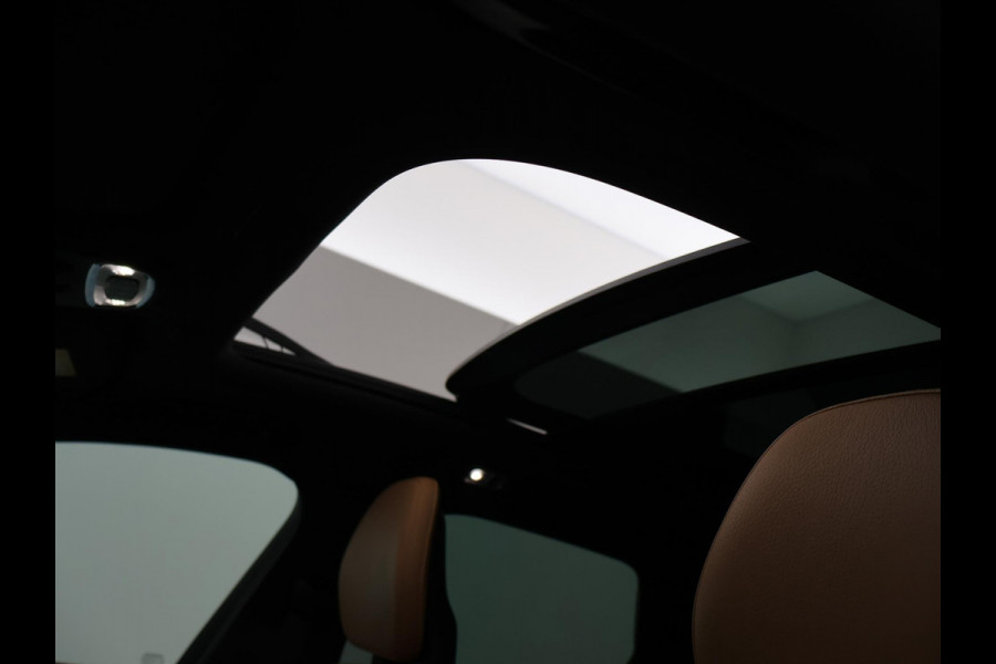 Volvo XC60 2.0 D4 AWD 190 PK INSCRIPTION + WEGKL. TREKHAAK | PANORAMA | CAMERA | STOELVERW. | CARPLAY