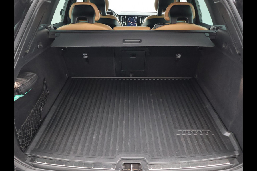 Volvo XC60 2.0 D4 AWD 190 PK INSCRIPTION + WEGKL. TREKHAAK | PANORAMA | CAMERA | STOELVERW. | CARPLAY