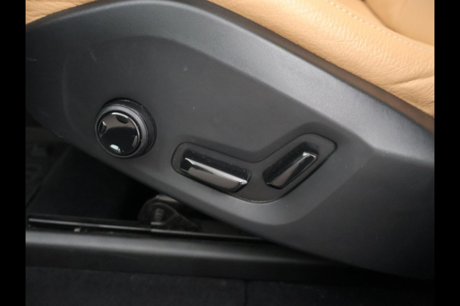 Volvo XC60 2.0 D4 AWD 190 PK INSCRIPTION + WEGKL. TREKHAAK | PANORAMA | CAMERA | STOELVERW. | CARPLAY