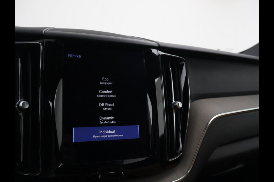 Volvo XC60 2.0 D4 AWD 190 PK INSCRIPTION + WEGKL. TREKHAAK | PANORAMA | CAMERA | STOELVERW. | CARPLAY
