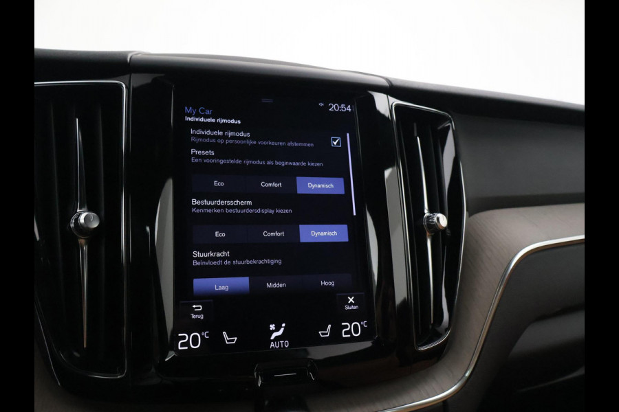 Volvo XC60 2.0 D4 AWD 190 PK INSCRIPTION + WEGKL. TREKHAAK | PANORAMA | CAMERA | STOELVERW. | CARPLAY