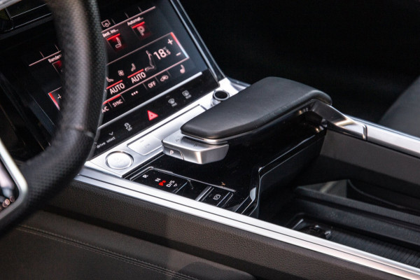 Audi e-tron E-tron 50 Quattro Launch edition plus 71 kWh / Maxton / Pano / S-Line