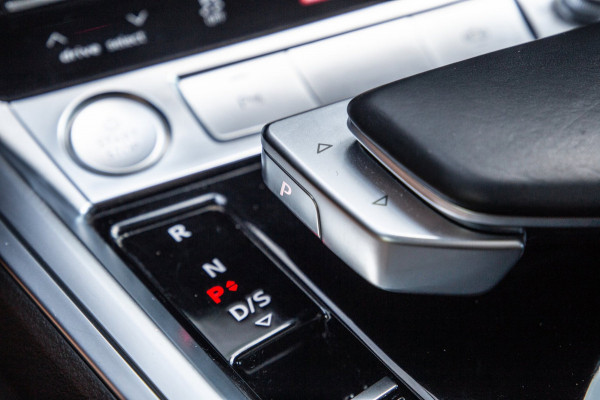 Audi e-tron E-tron 50 Quattro Launch edition plus 71 kWh / Maxton / Pano / S-Line