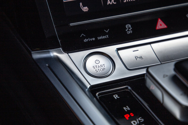 Audi e-tron E-tron 50 Quattro Launch edition plus 71 kWh / Maxton / Pano / S-Line