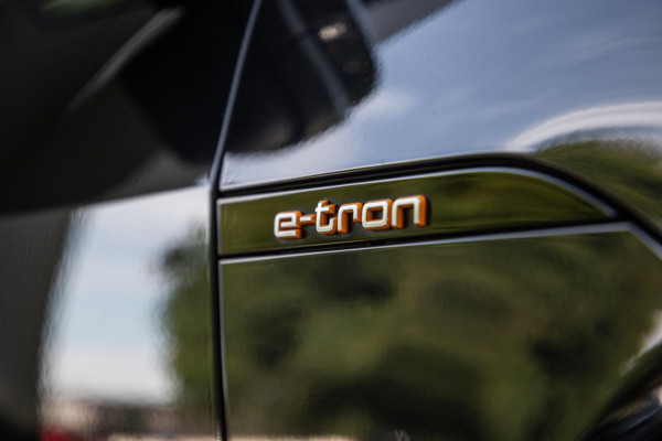 Audi e-tron E-tron 50 Quattro Launch edition plus 71 kWh / Maxton / Pano / S-Line