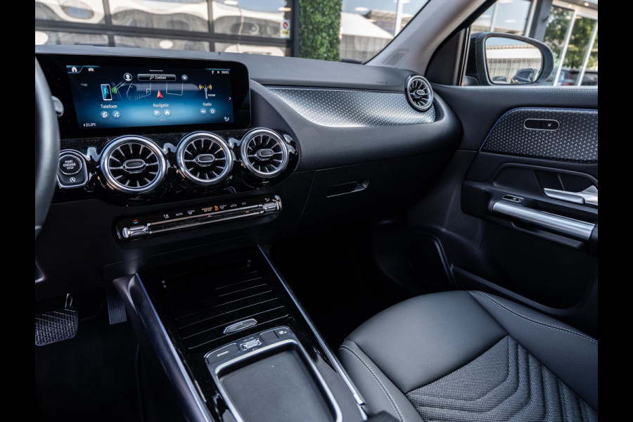 Mercedes-Benz GLA 200 163PK Progressive | Night | Distonic | Widescreen | Camera | BTW