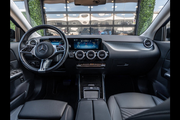 Mercedes-Benz GLA 200 163PK Progressive | Night | Distonic | Widescreen | Camera | BTW