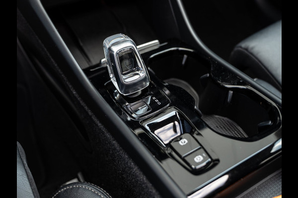 Volvo XC40 1.5 T5 Plug-in hybrid Ultimate Dark | Pano | H/K Sound | Surround View | BTW