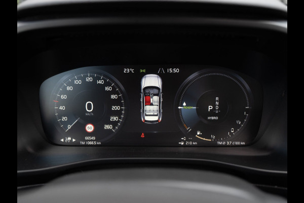 Volvo XC40 1.5 T5 Plug-in hybrid Ultimate Dark | Pano | H/K Sound | Surround View | BTW