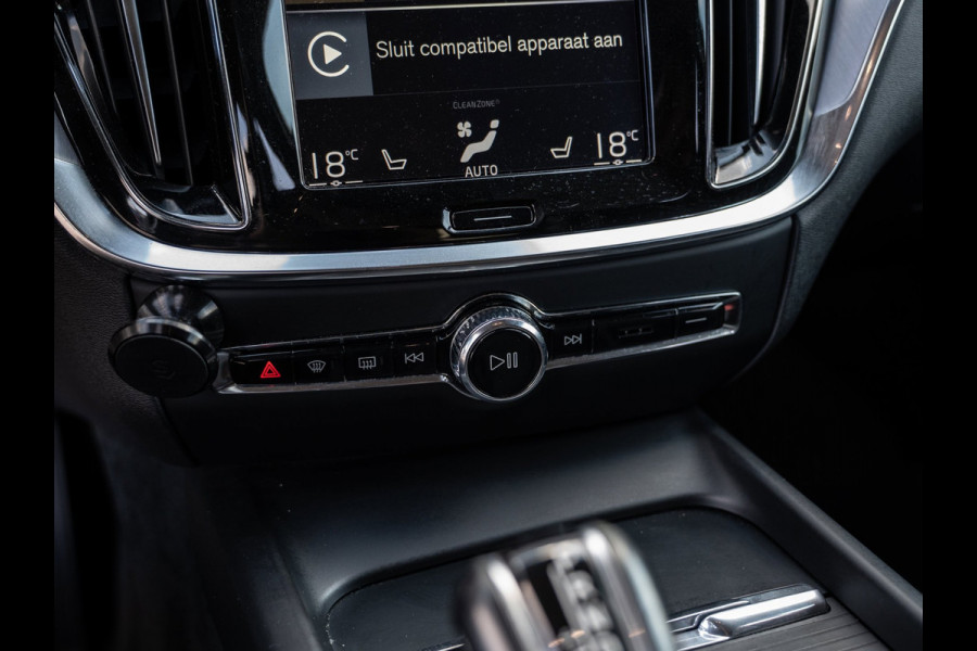 Volvo V60 Cross Country 2.0 T5 AWD Pro
