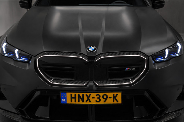 BMW 5 Serie M5 1000+PK BTW/AKRAPOVIC/FULL PPF XPEL/KERAMISCH/CARBON M-PERFORMANCE/EVENTURI/B&W/PANO/HUD/F.GARANTIE