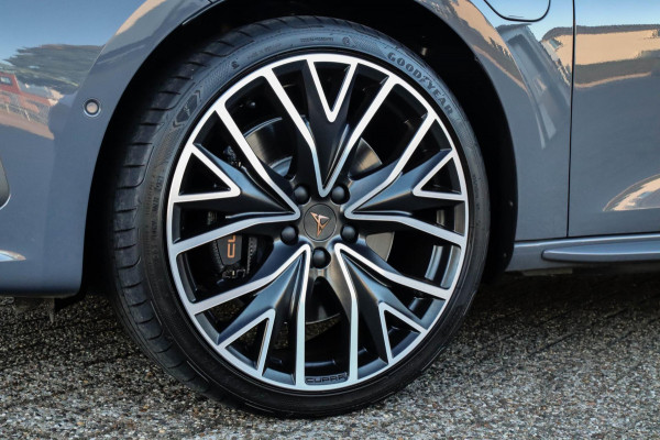 CUPRA Leon 1.4 e-Hybrid VZ Copper Edition 245pk DSG! 1e|Panoramadak|Virtual Cockpit|LED Matrix|Kuipstoelen elektrisch|NAVI|Camera