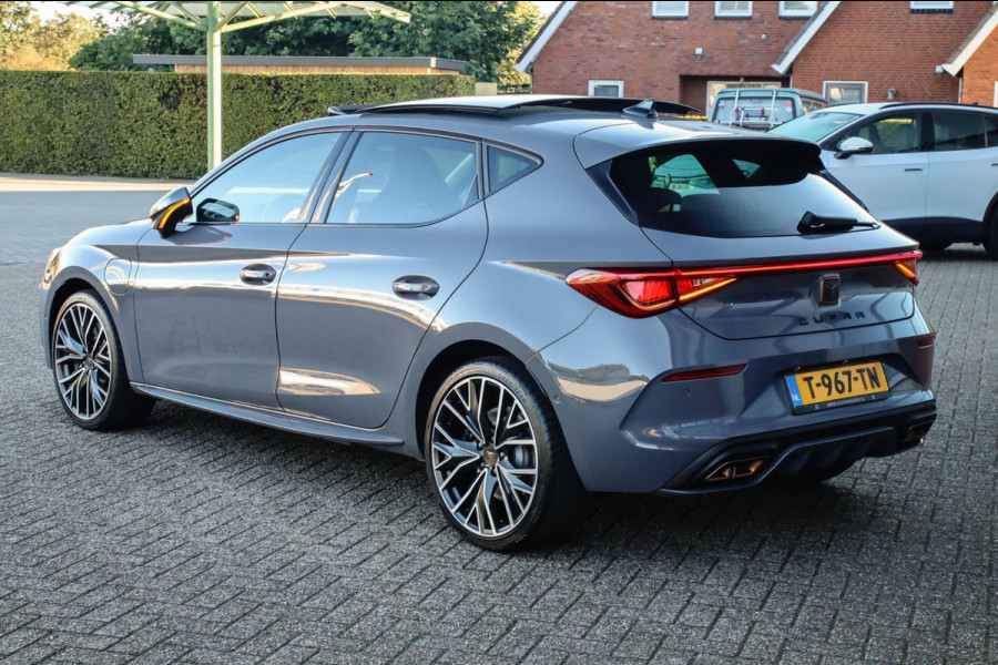CUPRA Leon 1.4 e-Hybrid VZ Copper Edition 245pk DSG! 1e|Panoramadak|Virtual Cockpit|LED Matrix|Kuipstoelen elektrisch|NAVI|Camera