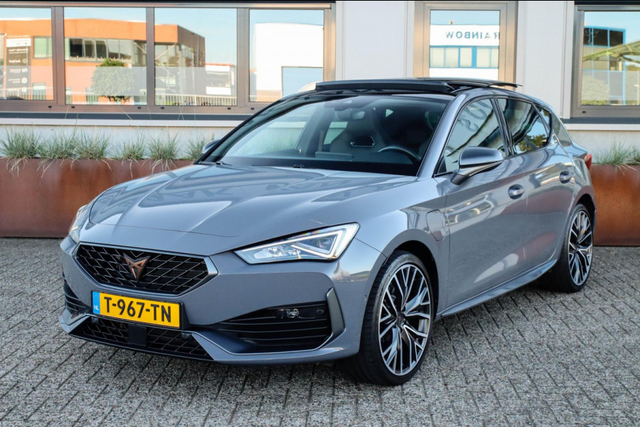 CUPRA Leon 1.4 e-Hybrid VZ Copper Edition 245pk DSG! 1e|Panoramadak|Virtual Cockpit|LED Matrix|Kuipstoelen elektrisch|NAVI|Camera